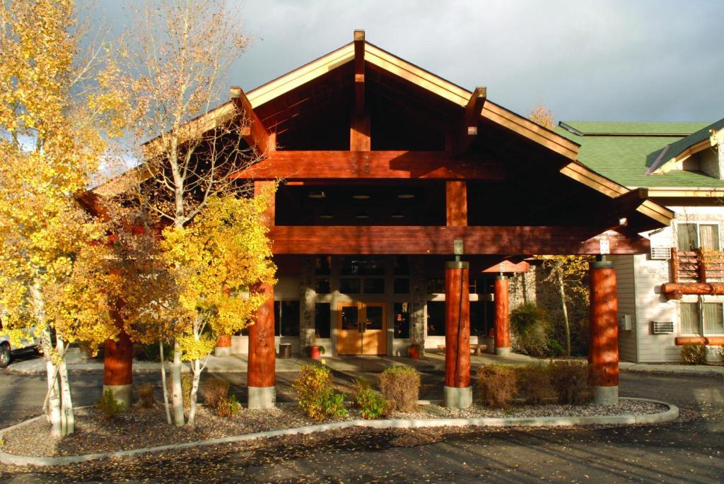 River Rock Lodge Big Sky Exterior photo