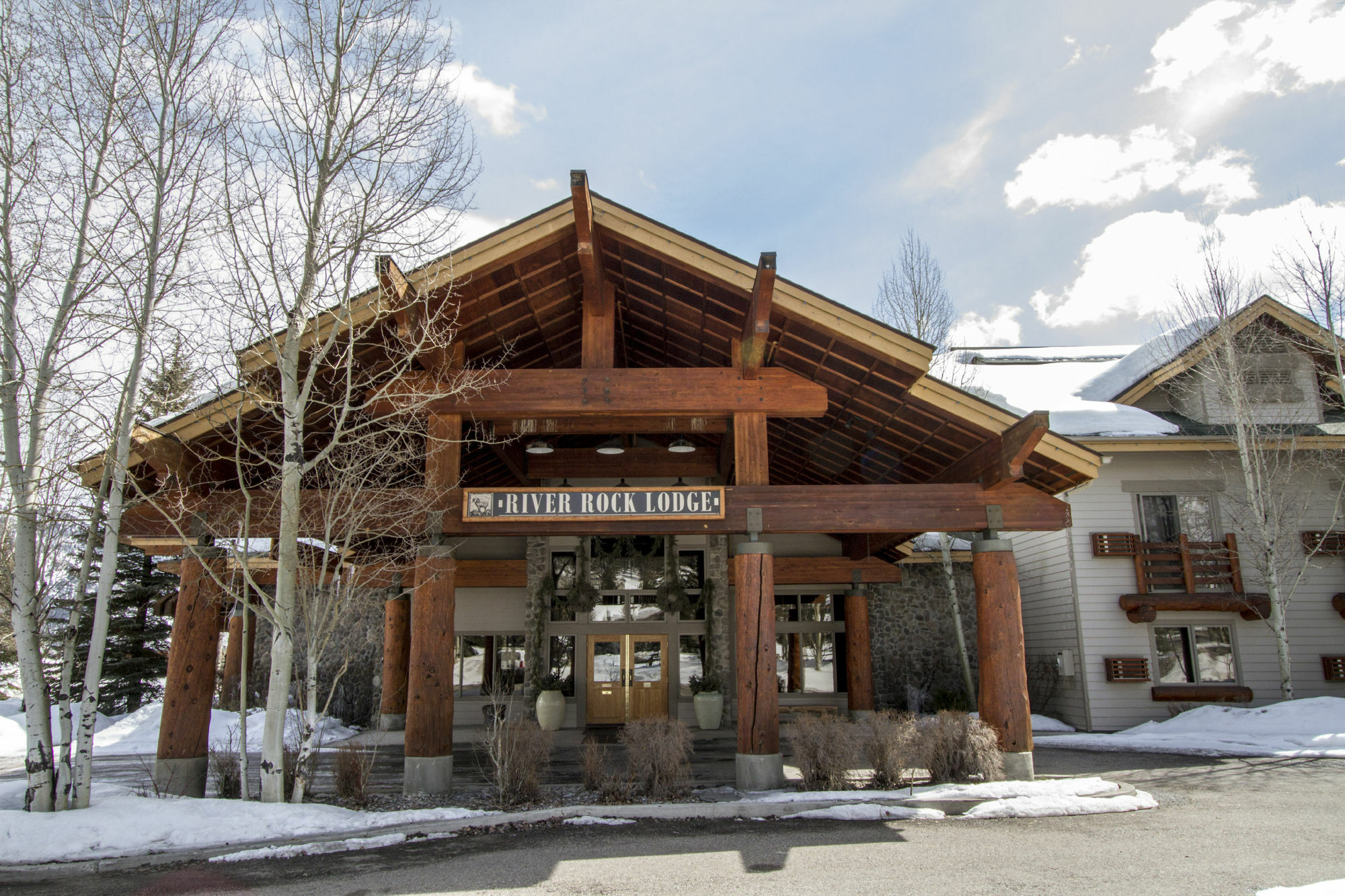 River Rock Lodge Big Sky Exterior photo